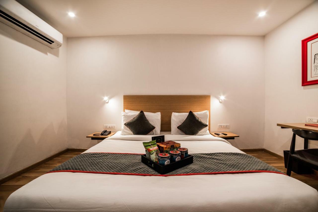 Oyo Townhouse 086 Pankha Road Hotel นิวเดลี ภายนอก รูปภาพ